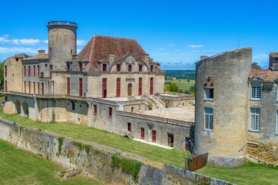 Château de Duras - forteresse médiévale du XIIe siècle avec vue panoramique sur le Lot-et-Garonne