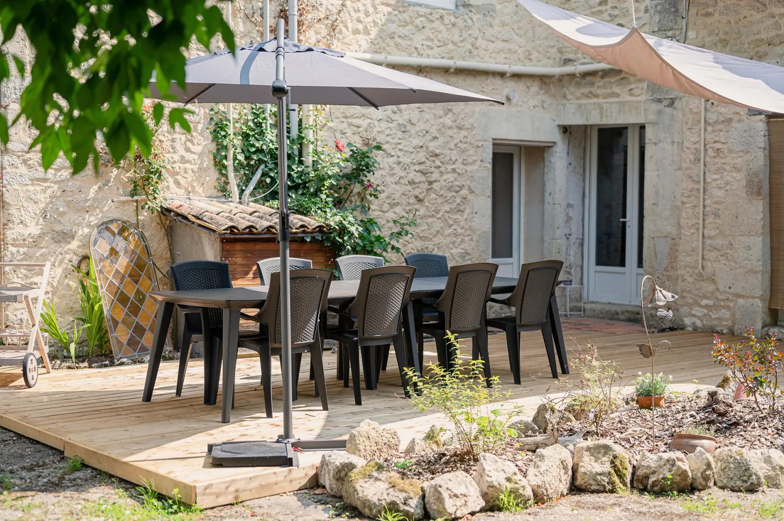 Terrasses extérieures au moulin